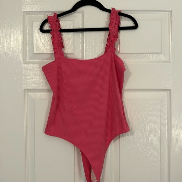 Pink Ribbed Bodysuit with Ruffled Straps - Picture 2 of 4